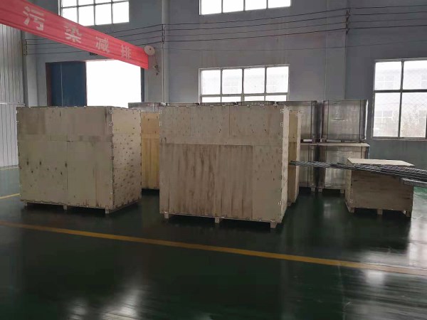 出口待發貨，玻璃鋼水箱